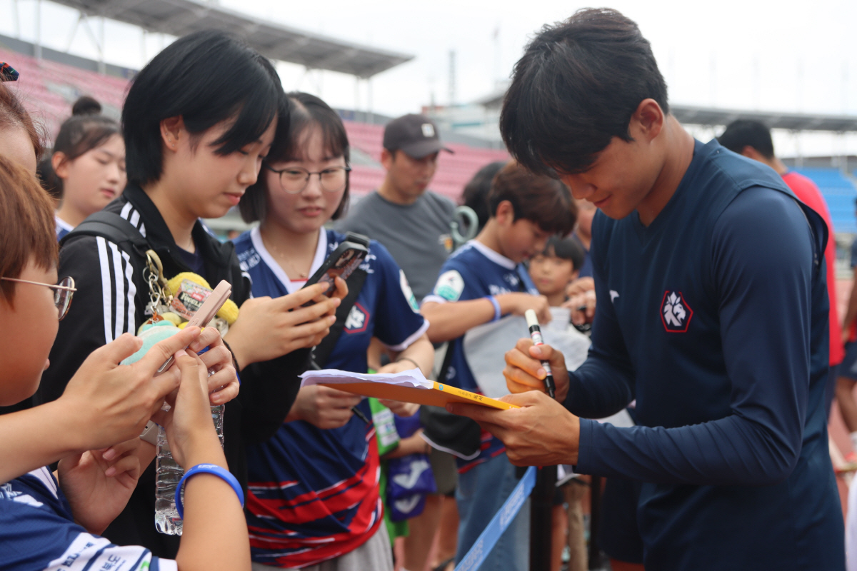 충북청주, 팬들과의 교감 확대… 지역 축제·행사 참여