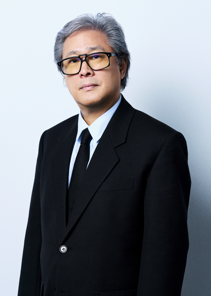 [인터뷰①] 박찬욱 감독 "나를 향한 선입견과 고정관념..부담되고 걱정돼"('어쩔수가없다')