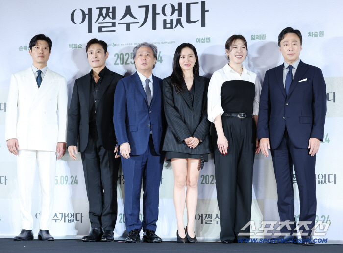 [공식] "진짜 '천만 박' 되나"…'어쩔수가없다', 개봉2주차→추석 무대인사 추가 확정