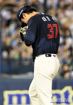 '7경기 남았다' 초심으로 총력전 → 롯데 설상가상, 154㎞ 이민석마저 1군 제외…복잡해진 김태형 머릿속 [울산In&Out]