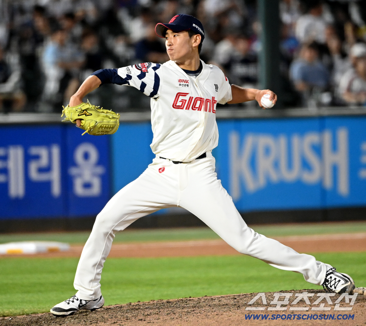 '7경기 남았다' 초심으로 총력전 → 롯데 설상가상, 154㎞ 이민석마저…