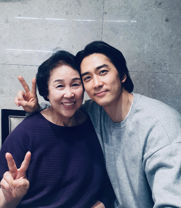 '모친상' 송승헌 "엄마 다시 만나는 날, 품에 안기고 싶어"..절절한 …
