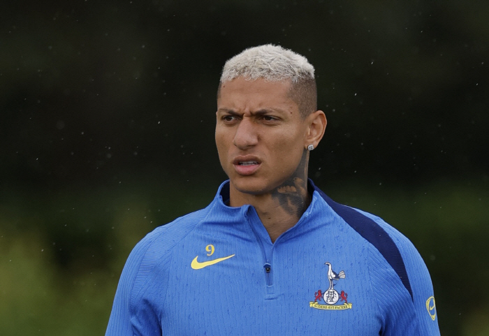 '英 BBC도 인정' 정말 계륵이다! 손흥민 떠나고 '깜짝 부활' 에이스 등극→다시 시작된 기복왕...팬들도 "답답하다" 불만