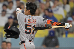 [속보] 존재감 희미해진 SF 이정후, 하루 휴식후 중견수 선발 복귀. 빗발치는 비판여론 바꿀 수 있을까