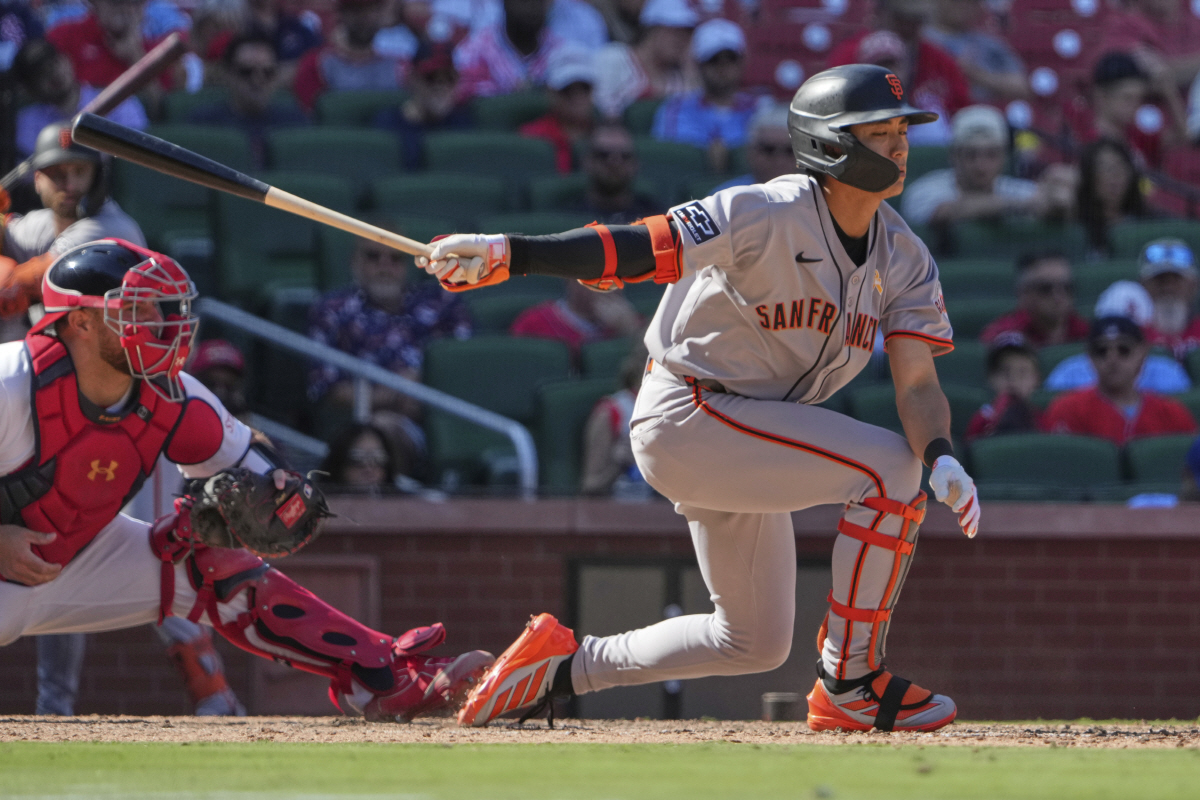 [속보] 존재감 희미해진 SF 이정후, 하루 휴식후 중견수 선발 복귀. …