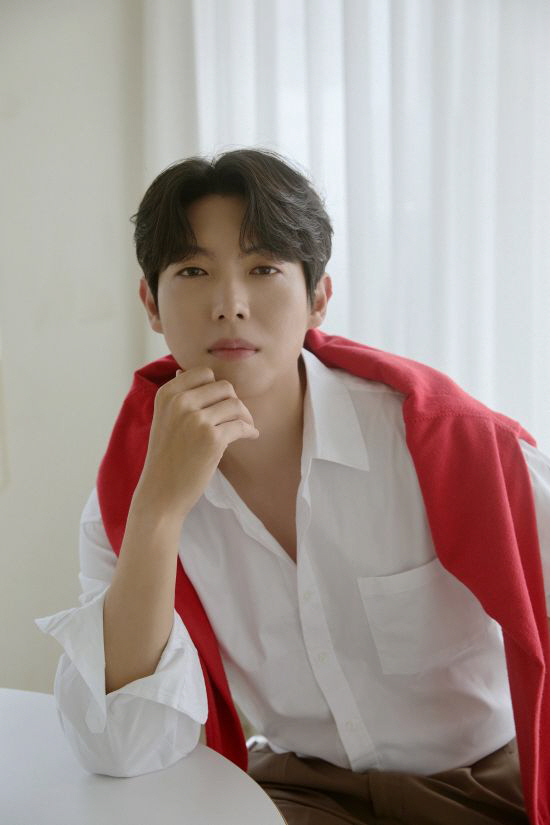 트롯 황제 손태진, 농구 코트까지 접수…SBS ‘열혈농구단’서 농구 실력 발휘[공식]