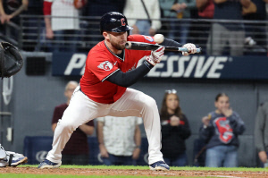 160㎞ 강속구에 얼굴 맞은 CLE 지명타자 병원 이송, 이에 놀란 사이영상 투수 제대로 던질 수 없었다