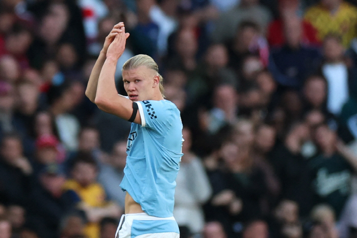 사상 초유의 이적! "우린 너에게 모든 것을 걸었다" 바르셀로나가 올인한 주인공? "엘링 홀란 2500억에 영입"