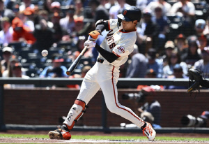 [속보] SF 이정후 15일 만에 적시타로 타점 추가, 팀 역전승 쐐기 만드나