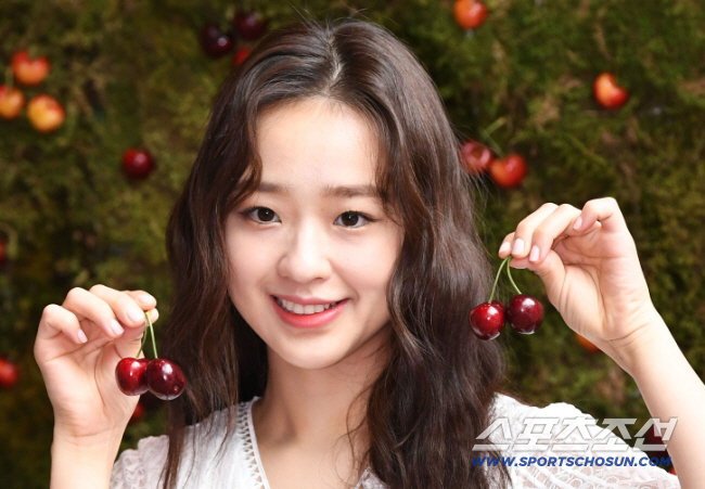 손연재, 돈자랑 악플 보란듯 재력과시…결혼 3주년에 7천만원 명품 풀착장…