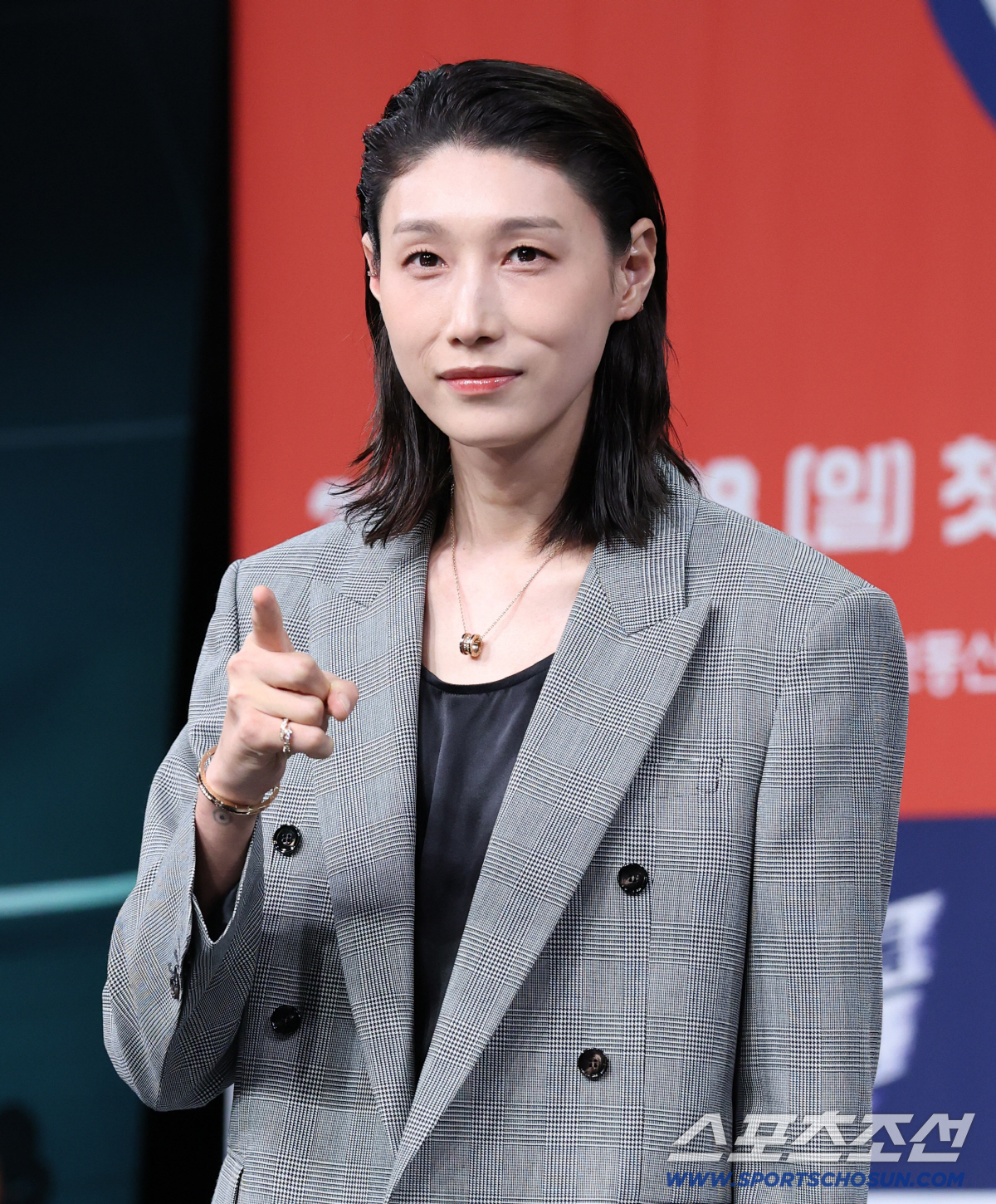 '신인감독' 김연경 "야구·골프 많은데, 기대할 게 있나?…배구 예능은 …