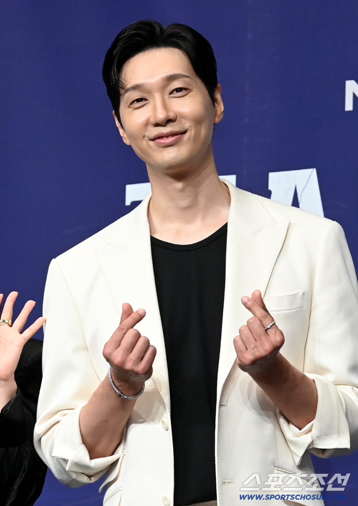 ‘퍼스트레이디’ 지현우 “국회의사당 앞에서 대사 중얼거려…대통령 당선인 …