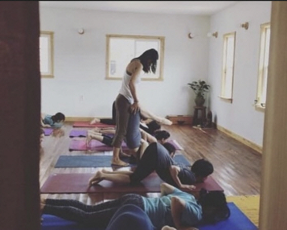 이효리 "뻣뻣해도 초보도 대환영"...'피켓팅' 부르는 원장의 직접 등판