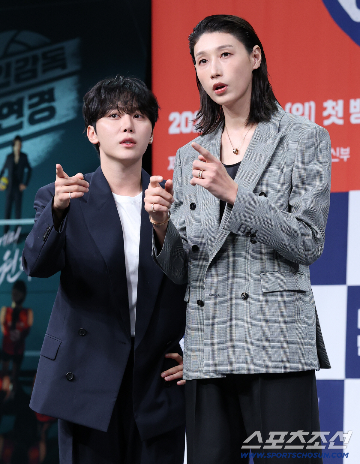 [SC현장]"좋은 선수도 좋은 감독 될 수 있어"…김연경, 초짜 감독된 …