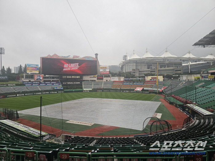 한화-SSG 단비에 웃었다…인천 경기 우천 취소→10월 추후 편성 [인천 현장]