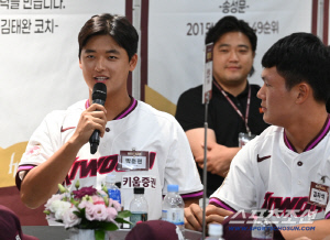 '7억 경사' 학부모 박석민도 왔다, 신인 13명 첫 인사…