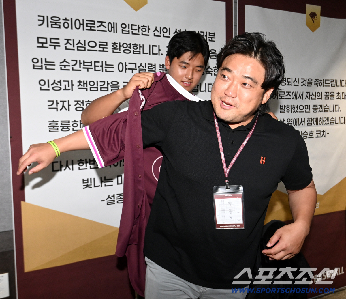 '언제 이렇게 컸나' 아빠 박석민, 아들 박준현 첫 사인 유니폼에 '감동…