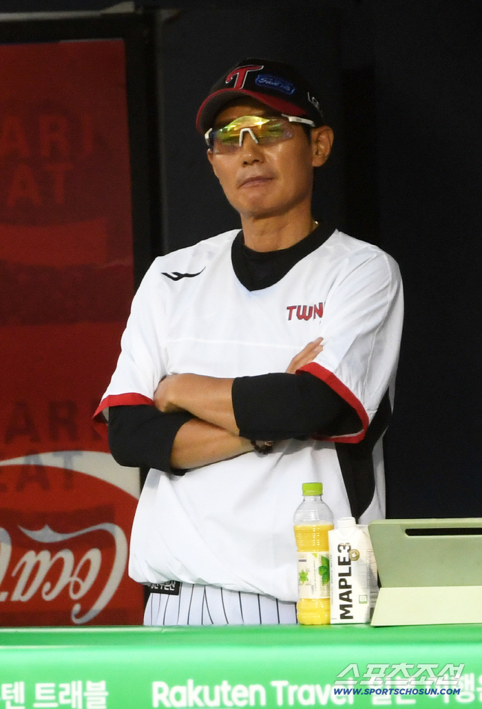 염갈량 한화전 선발 변경 공지. "치리노스-톨허스트-임찬규 순으로... 톨허스트 하루 더 쉬자고 해서"[창원 코멘트]