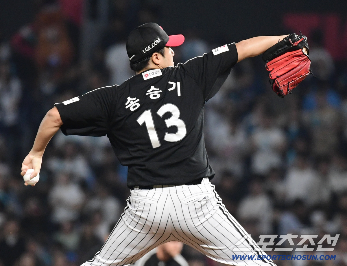 '한화가 웃는다' 믿을 수 없는 7연속 4사구로 6실점 LG, 충격적 5…