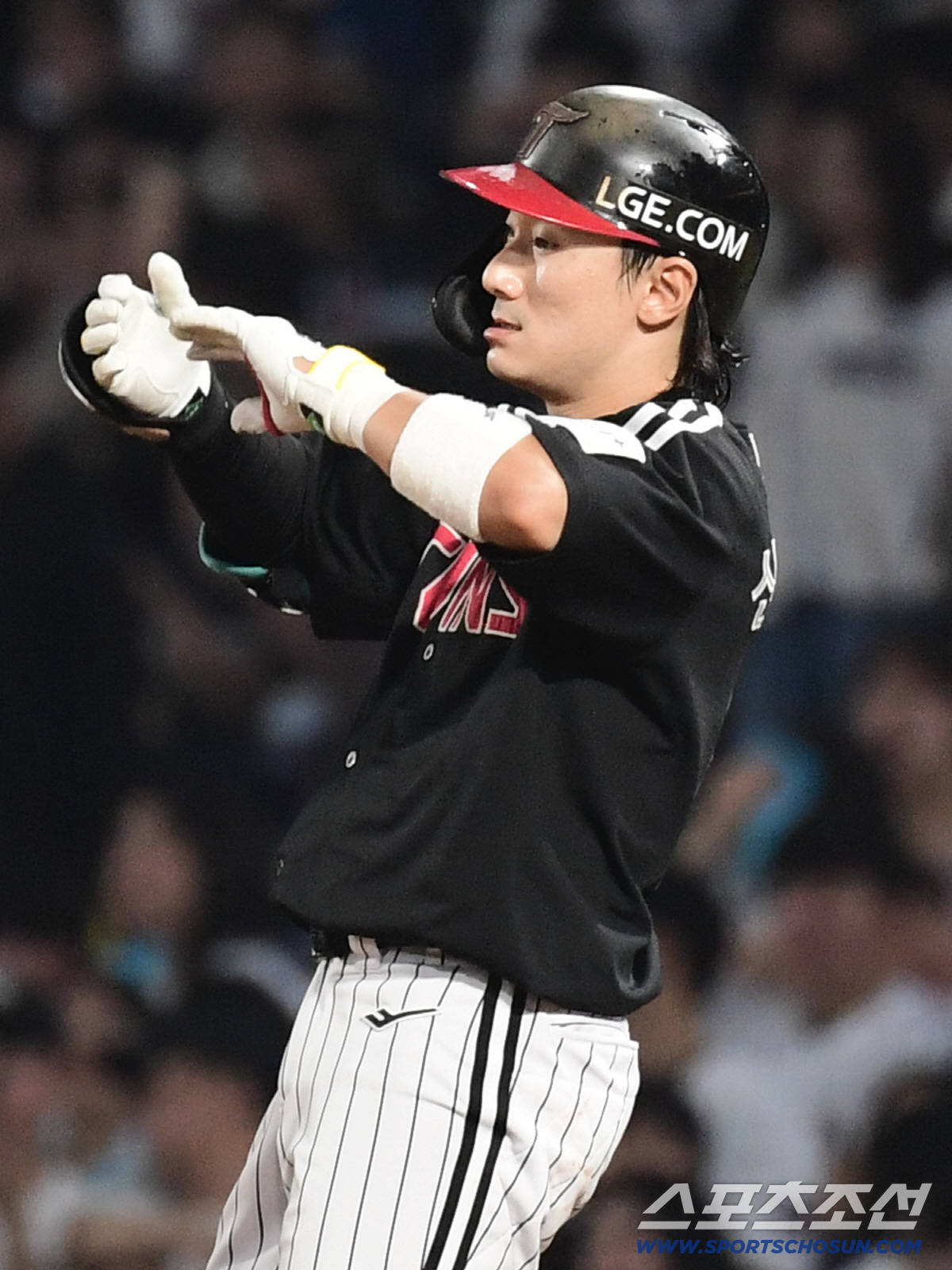 '한화가 웃는다' 믿을 수 없는 7연속 4사구로 6실점 LG, 충격적 5…