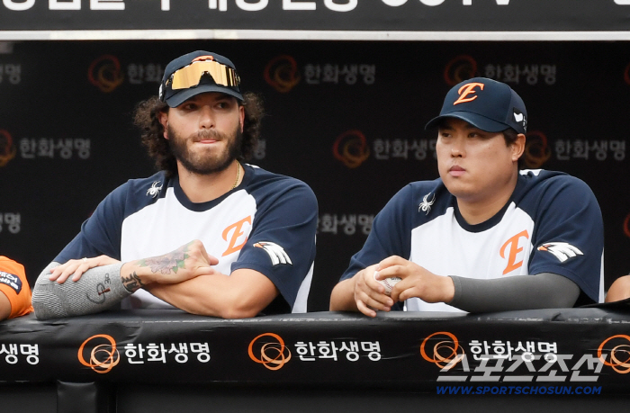 "우리도 베스트로" 신인 대신 ERA 0.95 '몬스터'라니…하늘이 만든 무대, 1위 맞대결 불붙는다