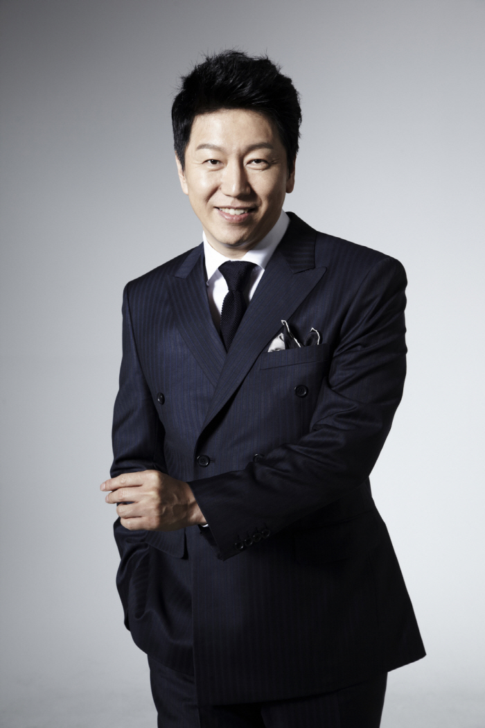 배우 김수로, 韓연극 발전 위해 국립극단 기금 조성 동참…"든든한 조력자 생겼다"