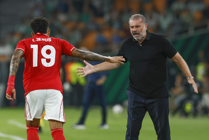 "패패무무, 1-0→1-2→2-2" 포스테코글루 또 첫 승 실패, '우승 감격' 127일 만의 UEL 외출…'2골' 제수스 대성공, '1골 1도움' 안토니 발목