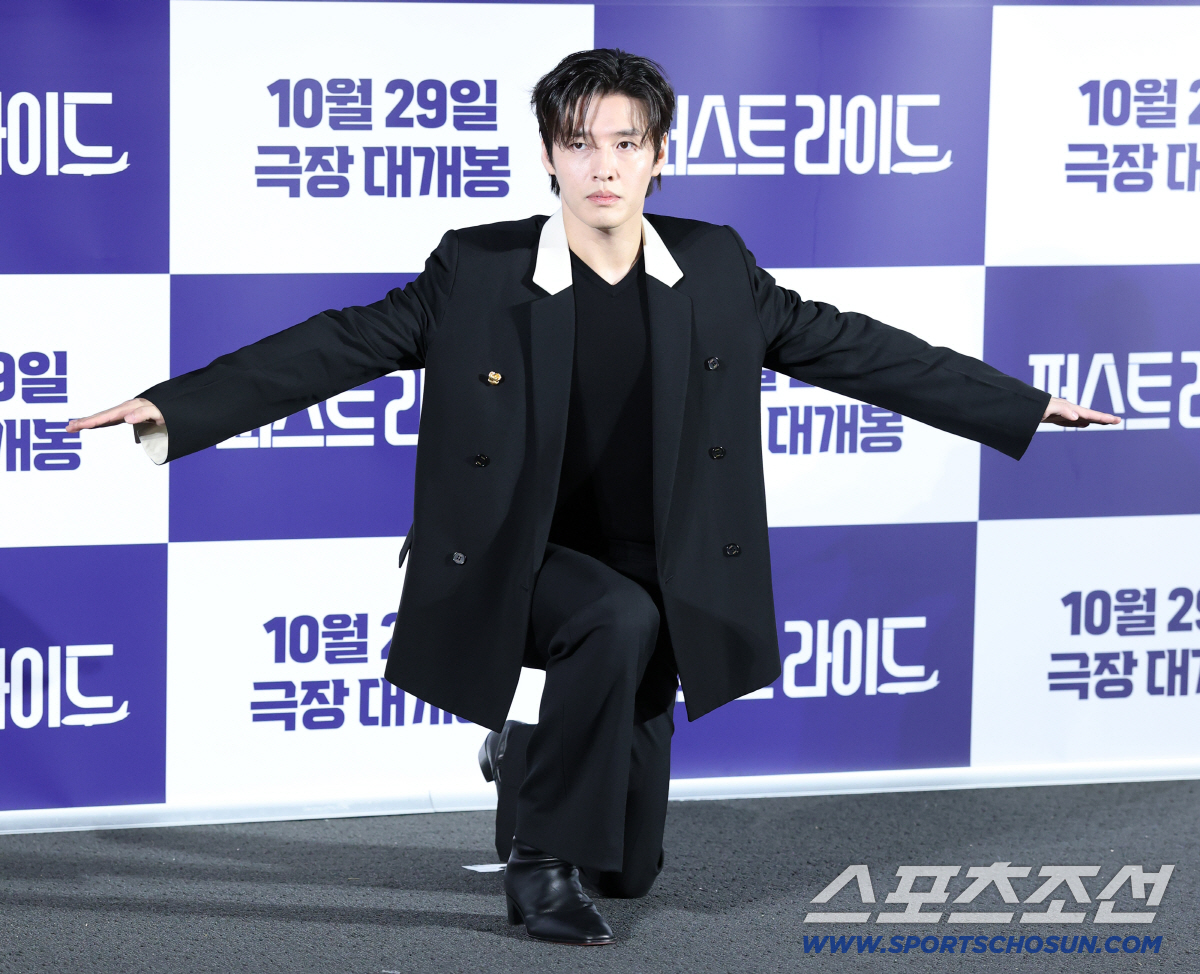 [포토] '퍼스트 라이드' 강하늘, 너무나 진지해~