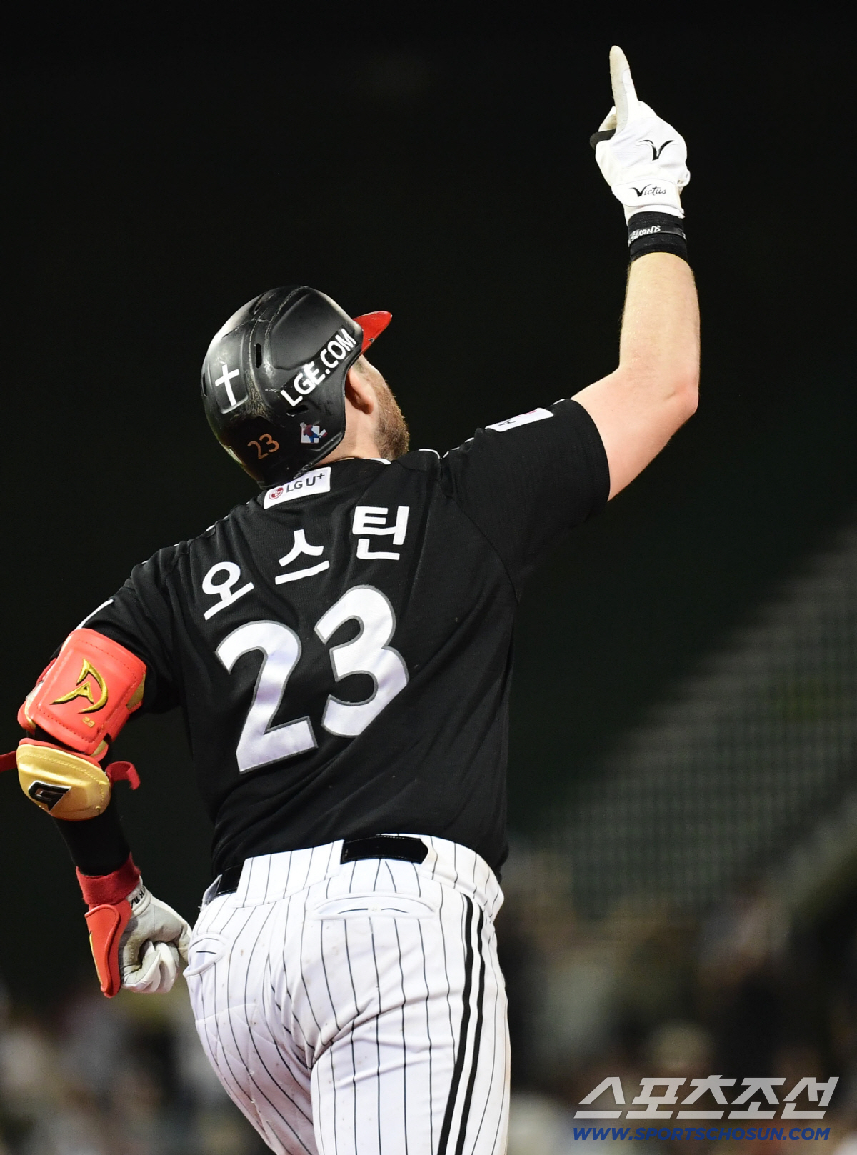 오늘은 한화졌다. '전세 역전' LG, 롯데에 11-1 대승, 매직넘버 …