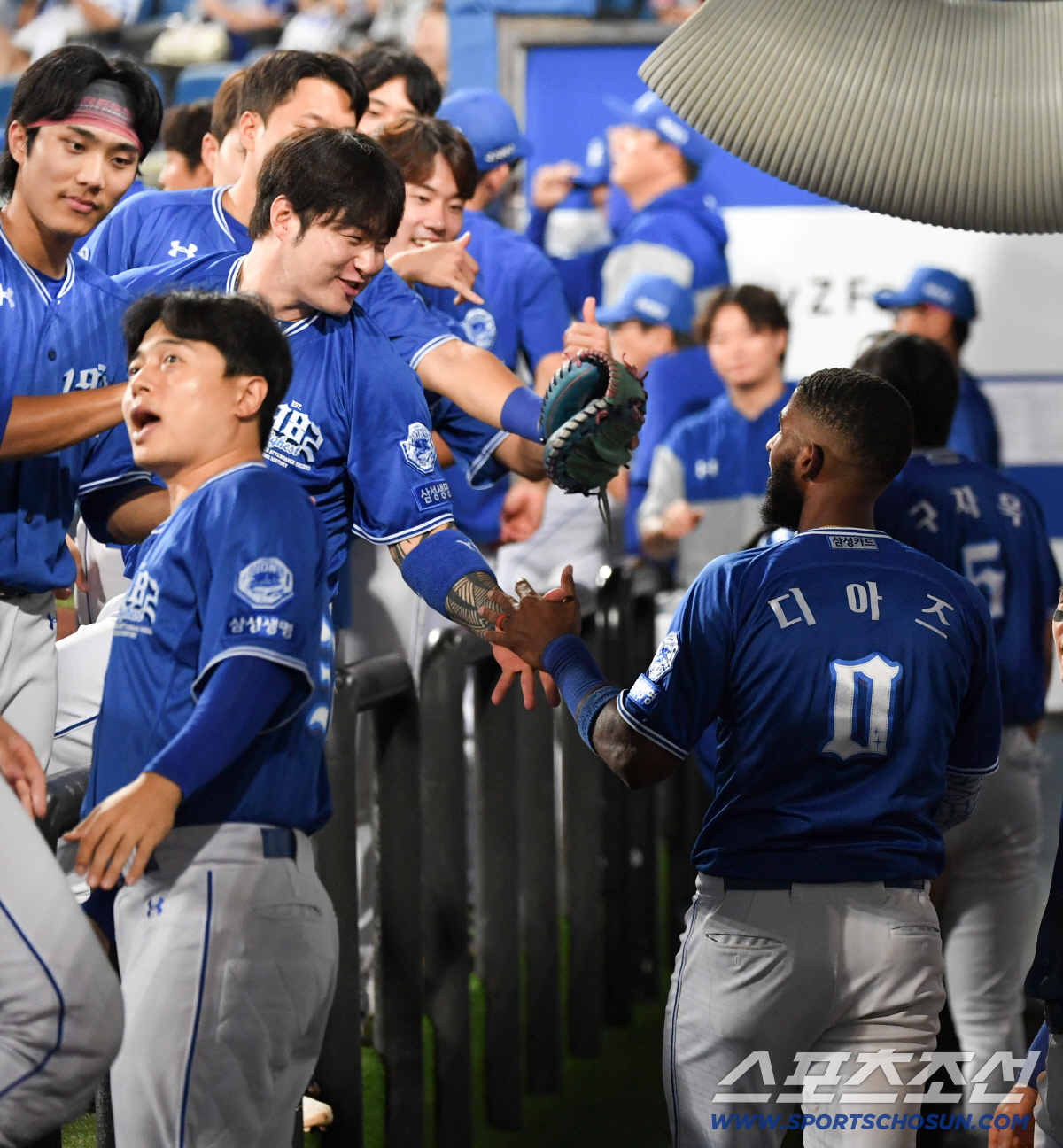 '박병호·나바로까지 넘어섰다' KBO 새역사 쓴 디아즈와 뜨거운 포옹, …