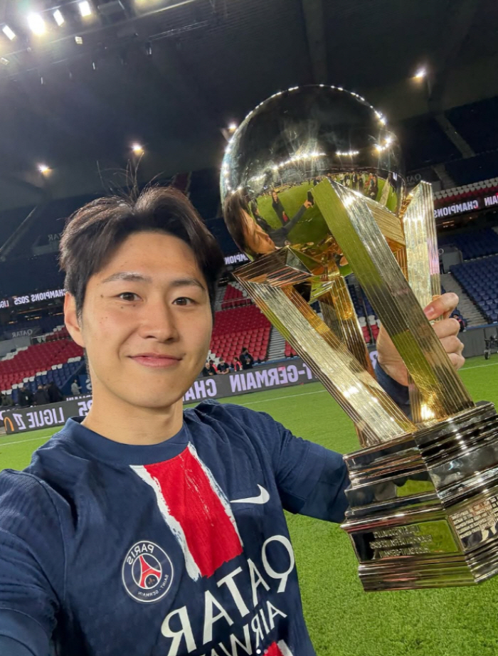 亞 최다 11회 연속 월드컵 진출→韓 축구 'AFC 어워즈' 후보 달랑 …