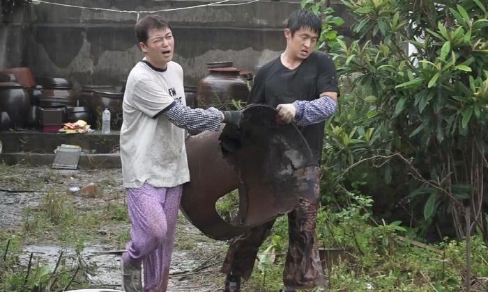 전현무·기안84, 돌아가신 박나래 조부모집 정리 나섰다 "오빠들 미안해"…