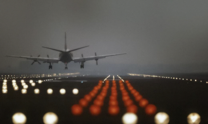 "화장터에 만든 공항, 유령 자주 출몰" 주장한 유튜버 체포