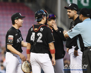 이강철 매력 뭐길래.. 헤이수스 오늘 불펜 3일 쉬고 선발! 정말 '외국인 노동자'처럼 열심히 한다 → 패트릭도 다시 불펜행