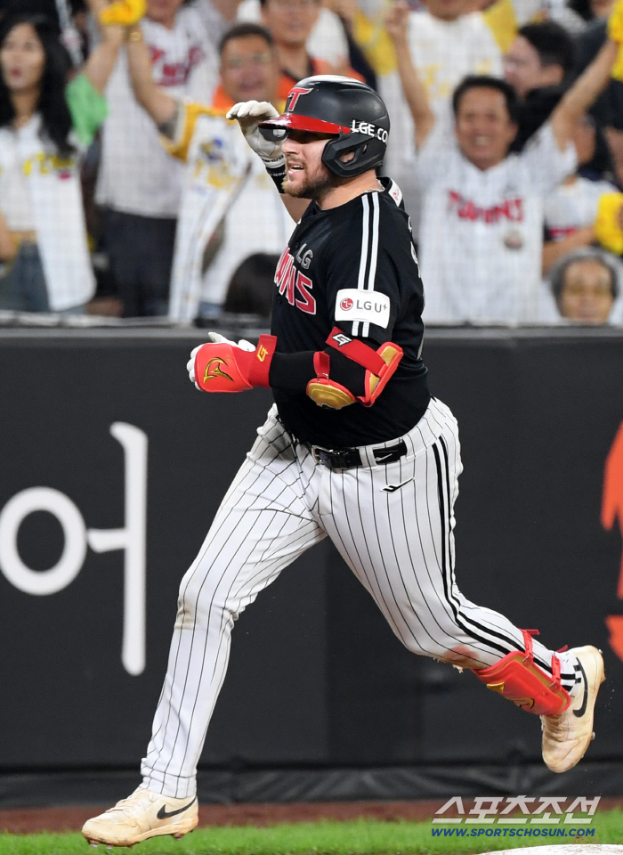 1위 성큼! 최초 기록까지 터졌다…LG 역사상 이런 선수는 없었다