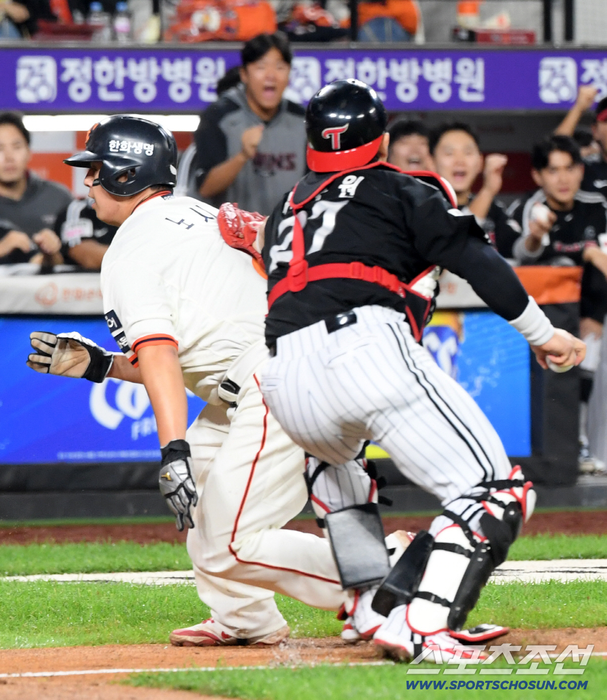 노시환 그냥 태그했다면…1위 확정? 어림없다! 한화, '오스틴 최초 기록…