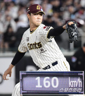 8년 만에 터진 '160km' 기립박수 쏟아진 성빈, 올해보다 내년이 더 기대되는 이유, 마지막 홈경기 최고투[부산현장]
