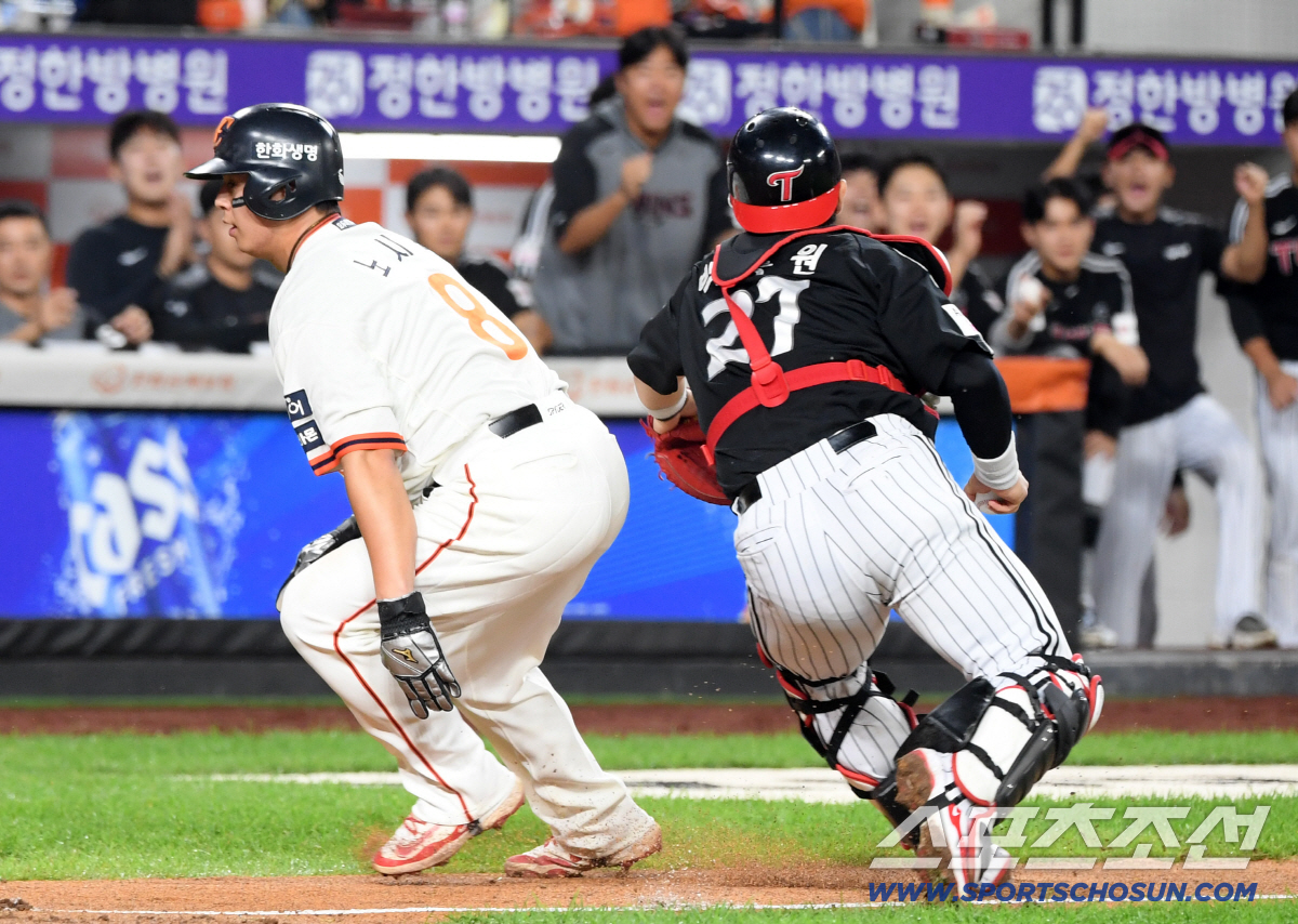 '32HR 거포' 명품 표정 연기에 '우승 포수'도 당했다…"원래 연기를…