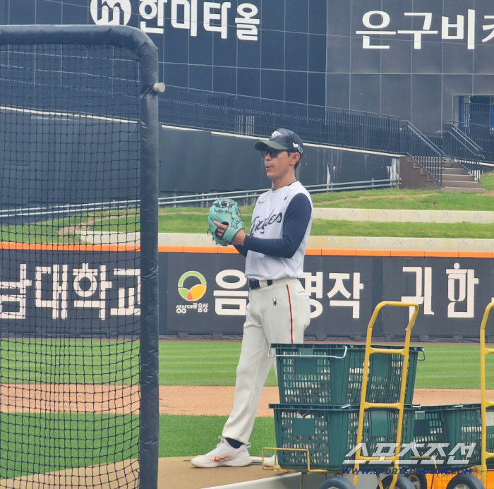 "아내에게 평생 혼날수도 있는데…" 사령탑 만류에도 함께 했다, 한화 1위 탈환 의지 이토록 강하다
