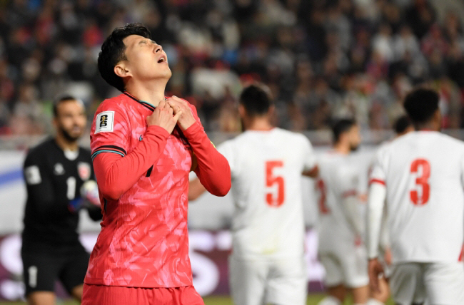 "韓 캡틴, 손흥민의 이름은 없었다" 日 충격…'4회 수상' AFC '올…