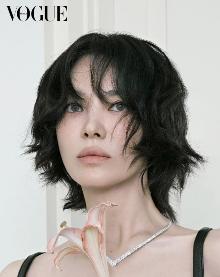 송혜교, 매혹의 초록 눈동자..숨멎 미모 ‘레전드 갱신’