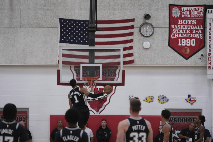 웸반야마, 커리와 르브론 제쳤다! 美 ESPN 선수 파워랭킹 톱 10 발표 "요키치 1위, SGA 2위, 웸반야마 5위"