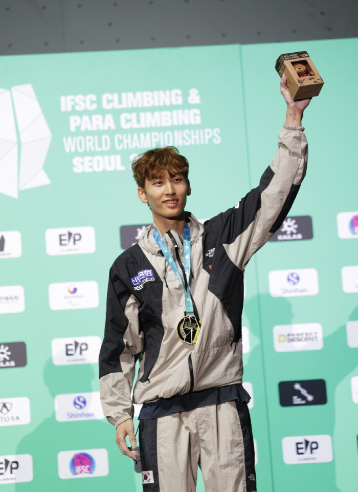 국가대표 이도현 2025 IFSC 서울 스포츠클라이밍 세계선수권대회 리드 금메달, 한국 클라이밍 사상 최초 메달 쾌거!