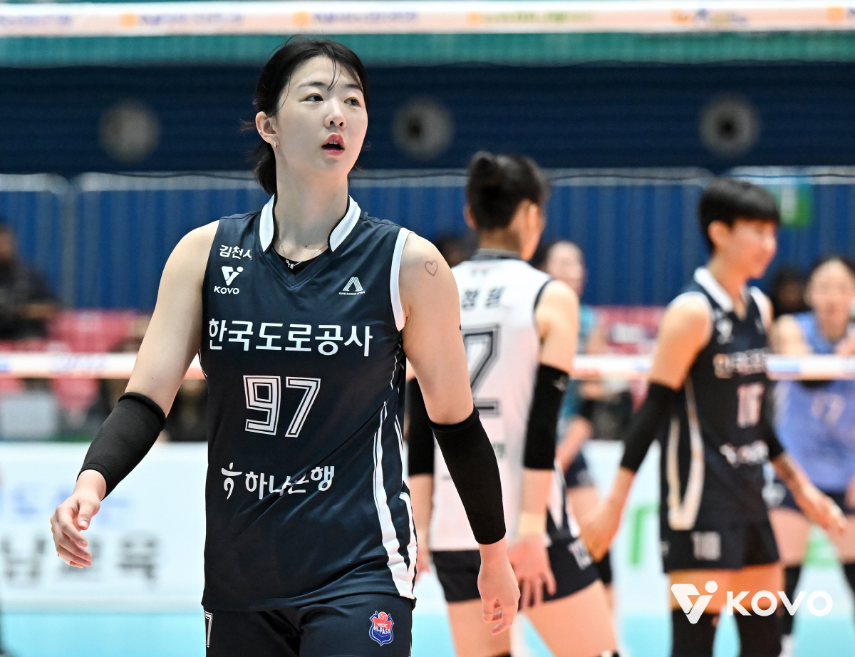 '대이변' 도로공사, 컵대회 우승 1순위 GS칼텍스에 3대1 역전승…2번…