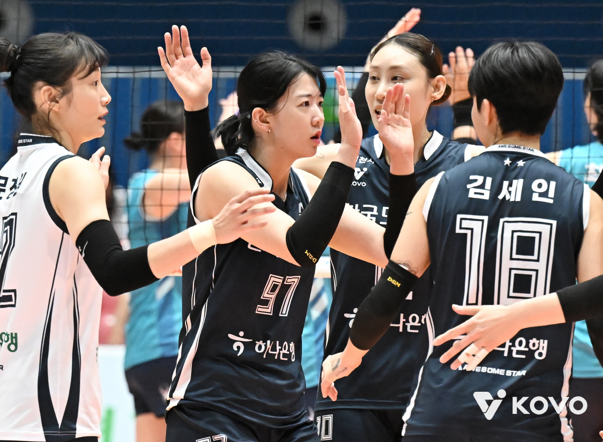 '대이변' 도로공사, 컵대회 우승 1순위 GS칼텍스에 3대1 역전승…2번…