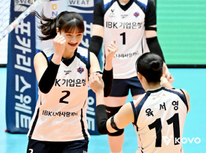 '와 양효진 없다고 무기력하다니' IBK기업은행, 2연속 우승 노린 현대건설 꺾고 결승행[여수 리뷰]