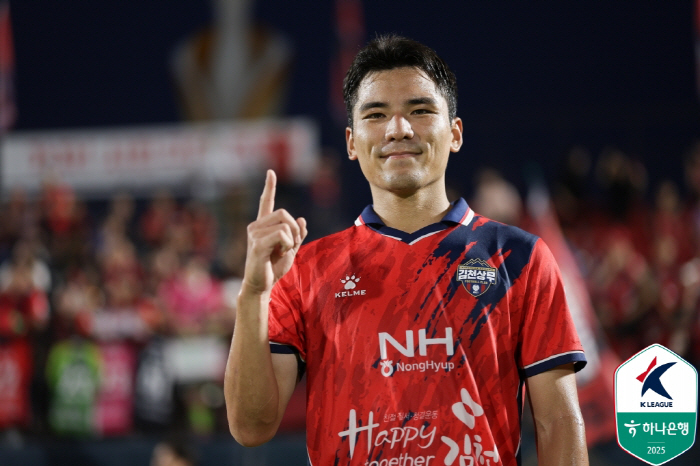 "'1골1AS' 축구도사된 말년병장 이동경" 김천,'이동희 퇴장'포항에 …