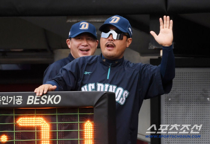 'LG 홈런공장' 만든 이호준의 호언장담 "그렇게 어렵지 않아요" → 시즌 뒤 '특급 프로젝트' 시작된다