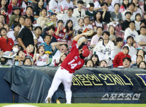 '드디어 매직넘버 2' 잠실 3루를 꽉 채웠다 