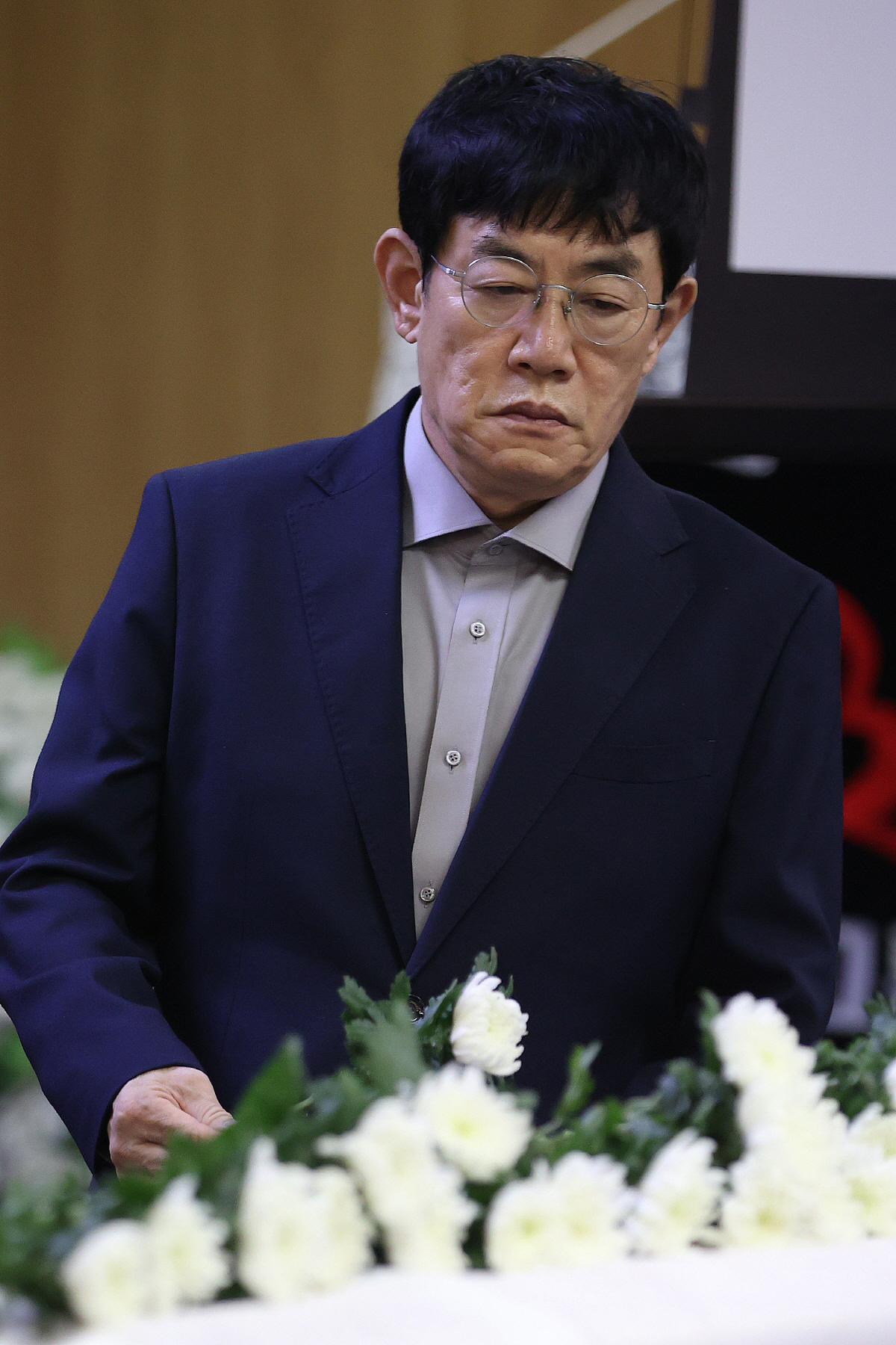 "영원한 나의 어른"…김신영, 故 전유성 눈물의 배웅 '하늘도 울었다' …